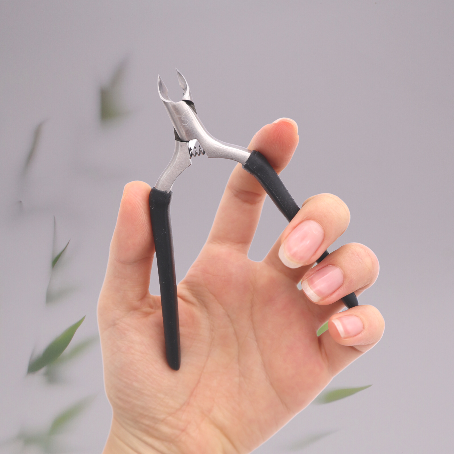 Secret Nail Nipper